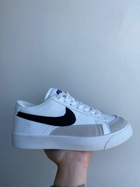 NIKE BLAZER BLACK AND WHITE 