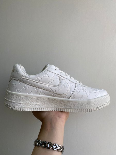 حذاء Louis Vuitton Nike Air Force 1